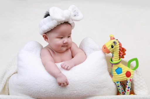 三河宝宝几个月翻身